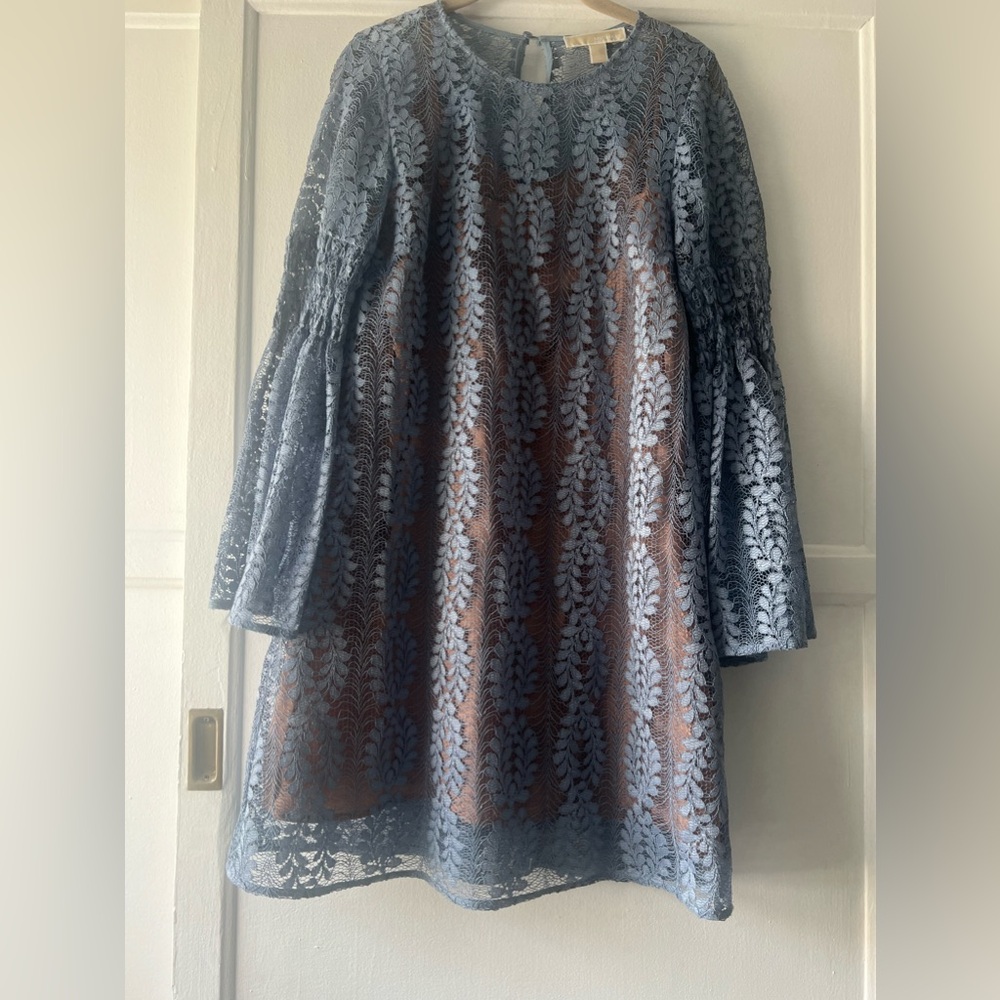 Beautiful blue dress,the perfect color in great condition